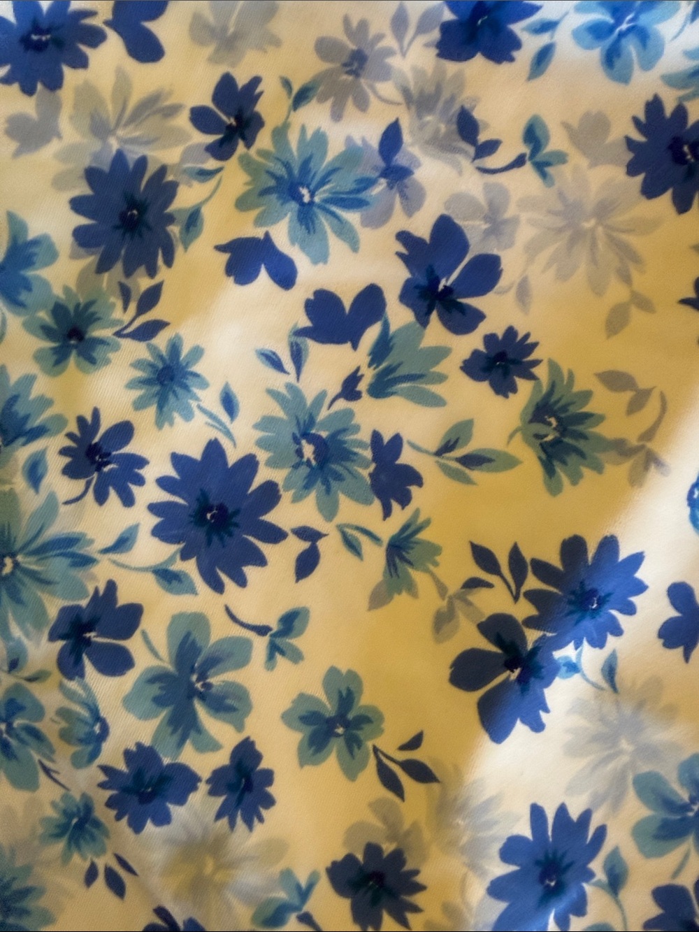 The Icaria Bottoms and top - Floral Swim in White and Blue - Picture 6 of 9